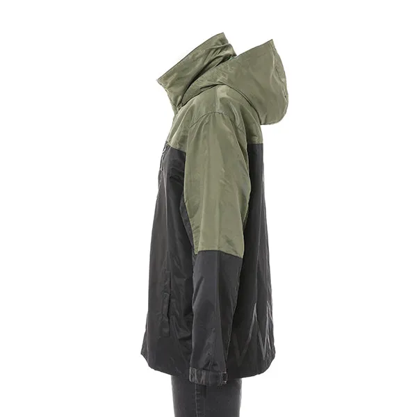 Nissa Revane Model Windbreaker Magic: The Gathering