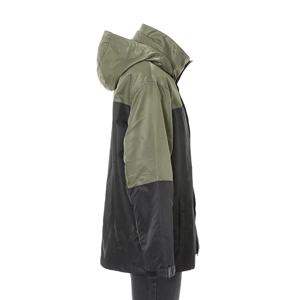Nissa Revane Model Windbreaker Magic: The Gathering