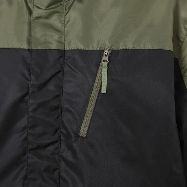 Nissa Revane Model Windbreaker Magic: The Gathering