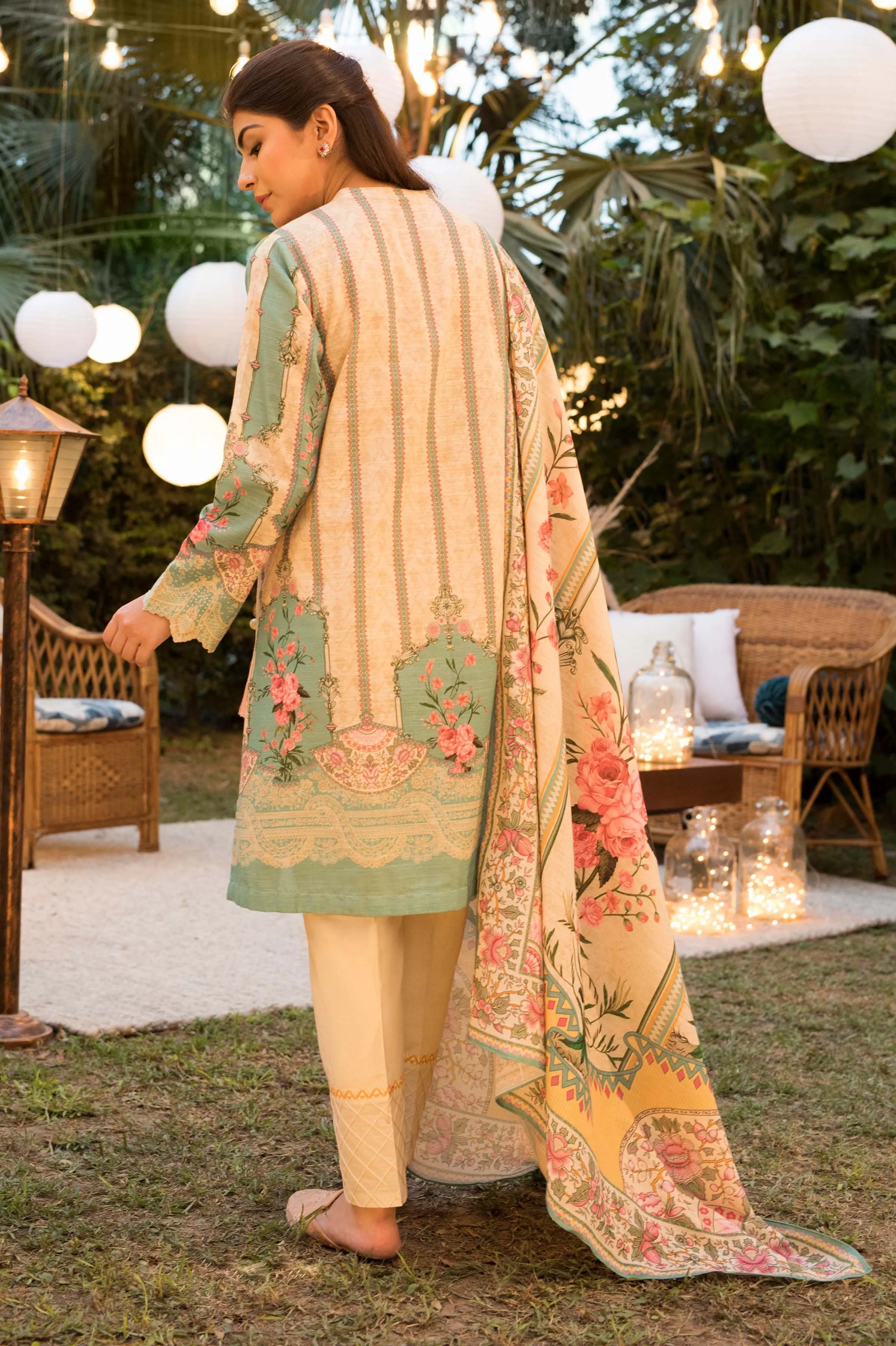 Sapphire Winter Daily - 2 Piece Collection 2019 – Pearl Twist B